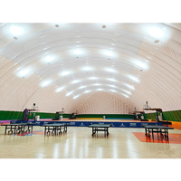 Grandes tentes de stade gonflables à dôme à air coupe-vent et résistantes à la neige pour les salles de sport Clubs de gymnastique Volleyball