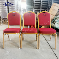 Chaise de banquet empilable en acier, stable, moderne, pour intérieur, pieds en métal doré, tissu, hôtel, mariage, approvisionnement direct d'usine