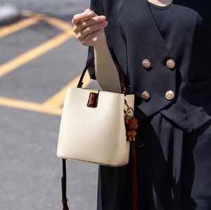 Sac seau structuré bicolore en PU pour femme, étanche, avec fermeture éclair, 6 pouces, décontracté, à porter à l'épaule ou à la main, pour le quotidien - Product Image 4