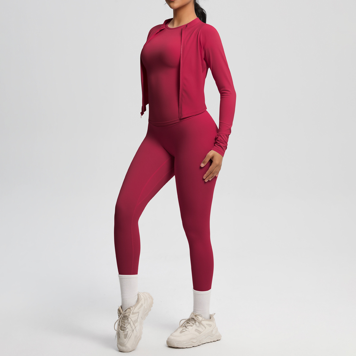 ชุดสามชิ้น-สีแดงคาร์ไมน์