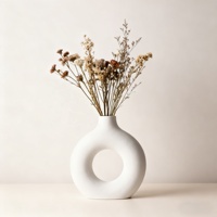Vase Donut Blanc en Plastique Art Déco Incassable Léger pour Décoration Intérieure et Présentation de Fleurs Séchées