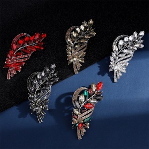 Nouvelles Broches Tendance en Cristal Floral, Alliage Plaqué Or avec Strass, Personnalisables, Unisexe, pour Usage Quotidien, Cadeau de Fiançailles, Mariage, Fête - Product Image 6