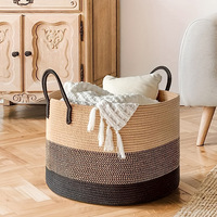 Panier de rangement tressé à la main en corde de coton avec poignée ; Organisateur multi-usages de style américain pour couches de bébé, vêtements saisonniers et linge sale
