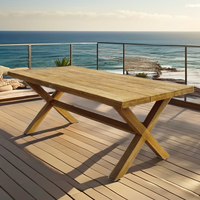 Table de salle à manger d'extérieur en teck robuste et élégante avec un design robuste à pieds croisés pour la piscine ensemble de salle à manger extérieure en teck meubles de patio extérieur
