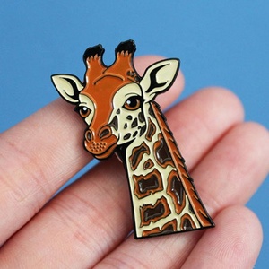 Pin de solapa de metal animal personalizado de fabricante, alfileres de esmalte suave baratos, insignia de oso de dinosaurio - Product Image 2