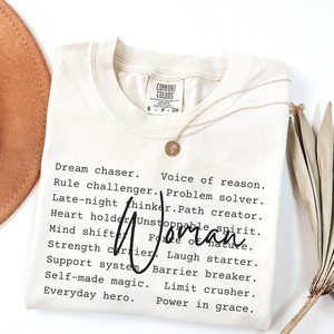 T-Shirt da Donna Comfort Colors, Collo Tondo, Manica Corta, 100% Cotone Jersey, Stampa 'Empowered Woman Affirmation International' - Product Image 1