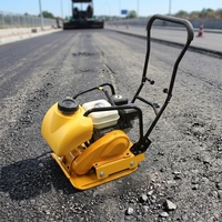 Compacteur de sol portatif YMC60 pour la construction de fondations routières avec une force d'excitation de 20KN