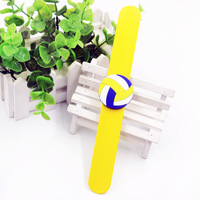 Bracelet slap avec logo personnalisé pour baseball Bracelet promotionnel sport en silicone pour événements et marketing