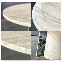 Table basse de style moderne en pierre naturelle de luxe, travertin blanc avec plateau rond et socle en marbre vert pour salon