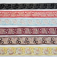 Bordure en dentelle guipure brodée 3D faite à la main avec fleurs en cristal et sequins en polyester pour vêtements et loisirs créatifs