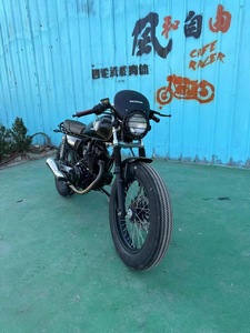 Petite <span class=keywords><strong>moto</strong></span> rétro de performance de 200 cm3 avec freins à disque avant et arrière - Product Image 2