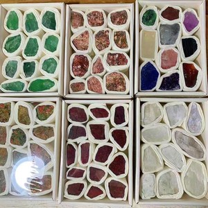 Tinh thể nguyên Đá Thạch Anh Tím cụm trong hộp cho phổ biến khoa học giảng dạy - Product Image 3