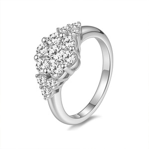 Anillo de Compromiso de Moissanita Chapado en Oro de 18K para Mujer, Corte Brillante Redondo, Engaste de Garras, Estilo Flor, Joyería Clásica - Product Image 2