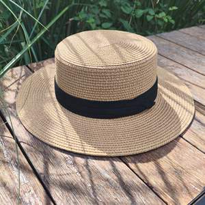 Chapeau de soleil en paille à bord plat pour femmes, idéal pour les vacances et les voyages, chapeau Panama léger d'été pour les distributeurs et les importateurs - Product Image 3