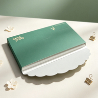 Boîte cadeau personnalisée en forme d'enveloppe avec rabat en papier, fenêtre découpée en forme de fleur, estampage à chaud pour l'emballage de biscuits, bonbons, cartes de vœux