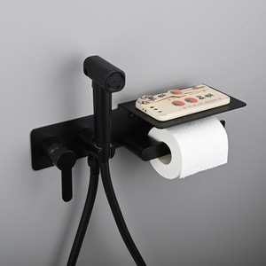 Juego de Limpieza de Inodoro Montado en la Pared <span class=keywords><strong>para</strong></span> Ingeniería Hotelera, Color Negro Mate, con Portarrollos de Papel, Rociador de Bidé Multifunción de Latón - Product Image 3