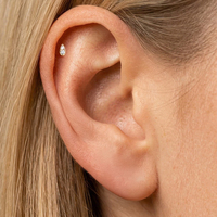 Élégant piercing minimaliste en or massif 14 carats, doux pour la peau, avec zircon en forme de goutte et tige en titane G23, idéal comme cadeau