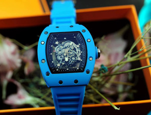 Nuevo Reloj Deportivo para Hombre Rojo y Blanco, Resistente al Agua, Luminoso, con Correa de Silicona, Estilo Tonneau - Product Image 5