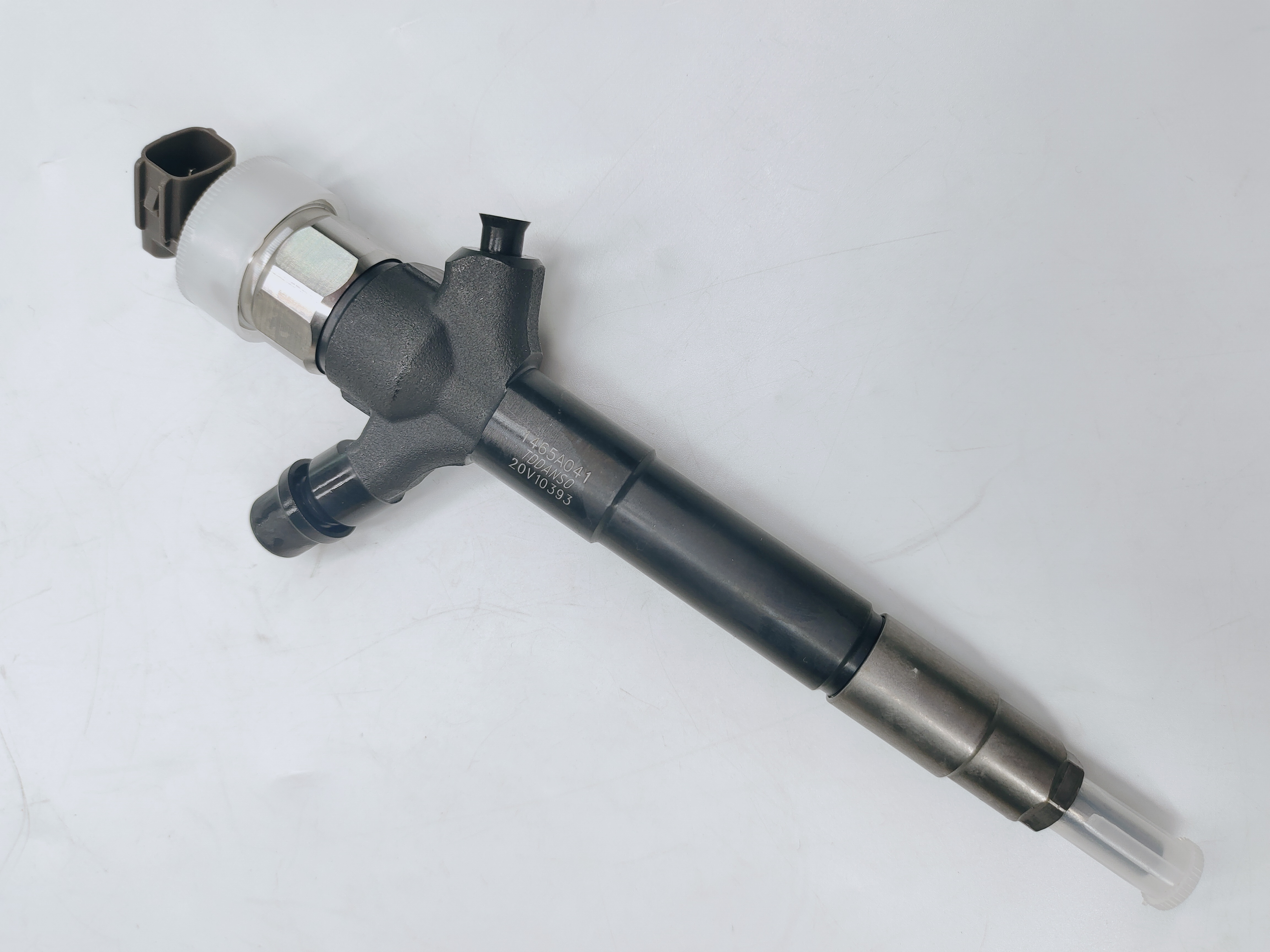 9709500-560 injector nozzle 095000-5600 1465A041 injector for MITSUBISHI L200 4D56 engine common rail injector 1465A041