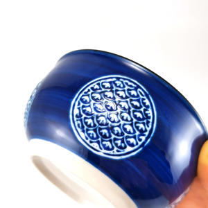 Offre Spéciale logo personnalisé japonais 4.5 <span class=keywords><strong>pouces</strong></span> petit bol de riz en céramique bleue avec bord noir - Product Image 5