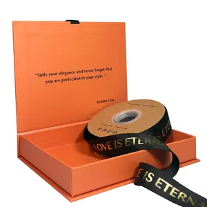 定制标志泳装包装盒方形礼品盒，带丝带封口，由回收材料制成