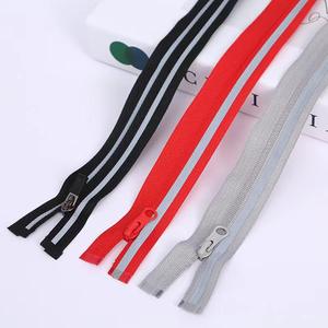 Cremalleras <span class=keywords><strong>de</strong></span> bloqueo automático personalizadas al por mayor 3 # cremalleras <span class=keywords><strong>de</strong></span> nylon <span class=keywords><strong>abiertas</strong></span> reflectantes - Product Image 3