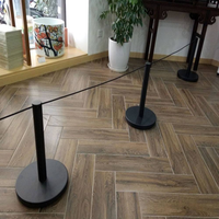 Poteau de signalisation en fer noir thermolaqué |   Poteau robuste de 63 mm + base remplie de sable pour banques, hôtels et musées
