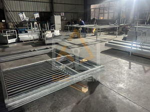 Cajas de puestos estables de <span class=keywords><strong>caballos</strong></span> móviles portátiles de acero galvanizado en caliente de bambú con puertas delanteras Granja interior Sólido óptimo para el cuidado de los <span class=keywords><strong>caballos</strong></span> - Product Image 5