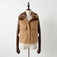 Gilet 100 % laine pour femme, couleur camel, fermeture à boutons-pression, poches utilitaires à rabat, col en fourrure de lapin Rex, idéal pour l'automne
