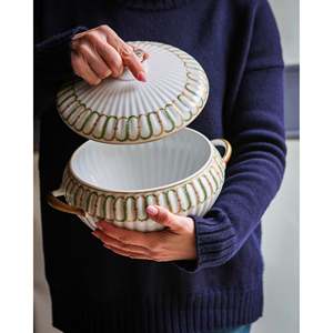 Soupière en porcelaine de Limoges royale, modèle Emphire plissé Svres, or vert, 21x19h cm - Product Image 3