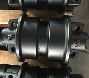 Rouleau inférieur de chenille Komatsu D20 pour moissonneuse - Product Image 6