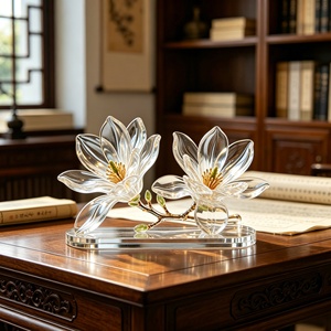 Ornamento in Resina Trasparente con Fiore <span class=keywords><strong>di</strong></span> Magnolia e Stami Dorati, Elegante Decorazione da Scrivania e Regalo - Product Image 5