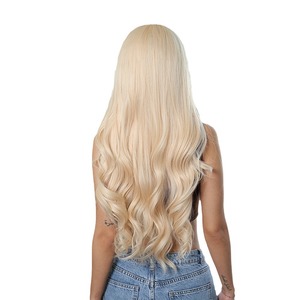 Peluca Larga Rizada de 28 Pulgadas, 150% de Densidad, Rubio Platino Sintético Resistente al Calor, con Raya al Centro, Cabello Dorado Claro a la Moda - Product Image 4