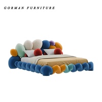 Lit plateforme design unique et créatif, rembourré en tissu doux, style minimaliste de luxe, pour hôtel, lit double, en solde