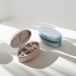 Scatola portagioie ovale mini in velluto con logo personalizzato, custodia da <span class=keywords><strong>viaggio</strong></span> portatile con cerniera per anelli e orecchini, organizer per donne e ragazze, idea regalo. - Product Image 6