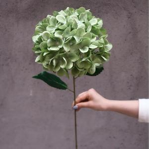 Ramo de Flores Artificiales de Seda de la Serie de Plantas Verdes al por Mayor, Ramas Individuales a Juego para Decoración de Bodas y Hogar - Product Image 4