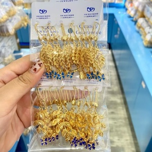 ต่างหูทอง 24k ชุบทองเหลือง ดีไซน์ดอกไม้แบบคลาสสิกสำหรับผู้หญิง จาก Jxx Fashion - Product Image 3