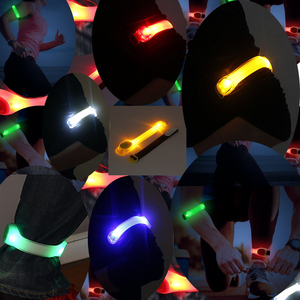 สินค้าใหม่ปี 2026 สายรัดแขน LED ปรับได้ กันน้ำ ไฟกระพริบ สายรัดข้อมือ LED เพื่อความปลอดภัยสำหรับการวิ่งกลางคืน - Product Image 4