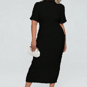 Vente en gros de robes pour femmes de haute qualité, sur mesure, OEM, ODM, mode décontractée, col rond, manches courtes, robe midi - Product Image 2