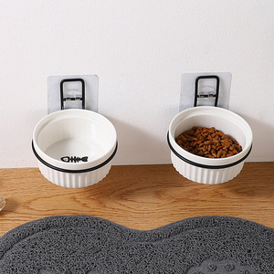 Bols muraux pour chats en céramique blanche, plat de nourrissage suspendu pour chats et petits chiens avec design anti-renversement - Product Image 1