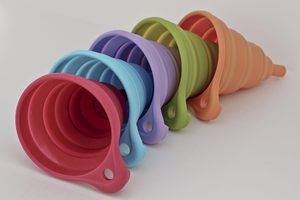 Entonnoirs en silicone propres pour la cuisine, entonnoir de cuisine pliable en silicone de qualité alimentaire pour bouteilles et tasses - Product Image 6