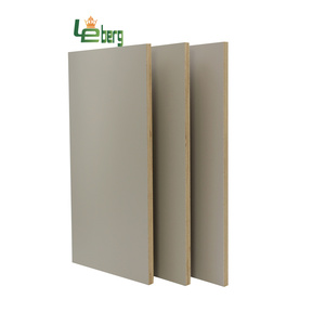 Panneau de contreplaqué PET HG 18 mm, finition mélamine PET blanche à points sur une face - Product Image 5