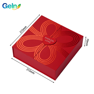 Boîte en papier rigide rouge gaufrée - Emballage personnalisé avec estampage à chaud dorée, boîte cadeau de luxe biodégradable - Product Image 2