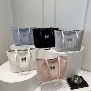 THK Nouveau Sac Fourre-tout Grande Capacité Tendance avec Bandoulière Papillon et Chaînes, Fermeture Éclair Unique, en Cuir PU de Haute Qualité pour Femme - Product Image 1