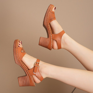 2024 vente en gros personnalisé été quotidien en plein air femmes sandales boucle PU caoutchouc talons hauts - Product Image 6