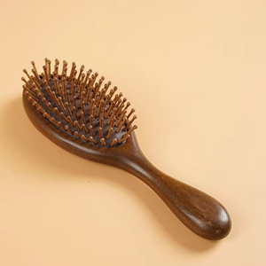 <span class=keywords><strong>Precio</strong></span> de fábrica: <span class=keywords><strong>Cepillo</strong></span> de madera de sándalo natural hecho a mano, antiestático, con bolsa acolchada y mango, para masaje capilar. - Product Image 4