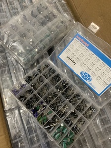ชุดเริ่มต้นตัวเก็บประจุแบบเรเดียล 500 ชิ้น/ล็อต 24 ค่า 16-50V ตัวเก็บประจุแบบอิเล็กโทรไลต์แบบผสม 0.1UF-1000UF ชุดกล่องแบบคละขนาด - Product Image 5