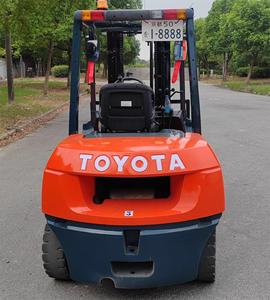 Montacargas Compacto Usado de Servicio Pesado con Motor Diésel 7FD50 Mini para Manejo de Carga de 4.5M con Marco de Tres Puertas, 5 Toneladas, al Mejor Precio - Product Image 4