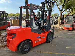 Carretilla Elevadora Diésel Usada Shanghai Heli de 5 Toneladas, Bajo Precio, Mini, de Combustión Interna, 4.5m, 3 Mástiles, AWD, Todoterreno, Hidráulica Lateral - Product Image 3