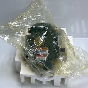 Contrôleur PLC 1301 TG GOVERNOR 8516-180 4000 RPM CW pour l'automatisation industrielle - Product Image 1